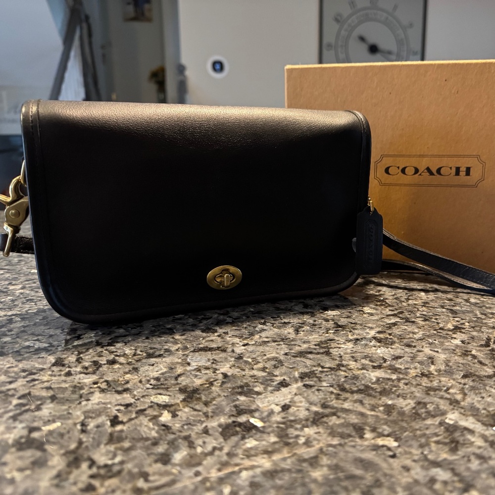Coach Pocket 9755 Black Leather Handbag